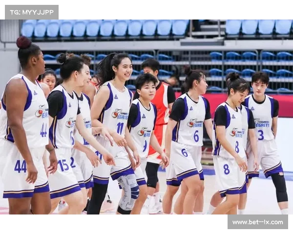 菲律宾女篮队长泪洒发布会 深情诉说为国出战梦想成真瞬间 菲律宾女篮队长泪洒发布会 深情诉说为国出战梦想成真瞬间