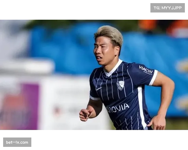 波鸿主力前锋浅野拓磨肌肉不适 赛后提前退出德甲比赛